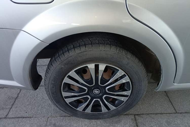 Used Buick Excelle 2015 1.5L Automatic Classic Model Right Rear Wheel Hub