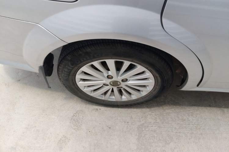 Used Buick Excelle 2015 1.5L Automatic Classic Model Right Rear Wheel Hub