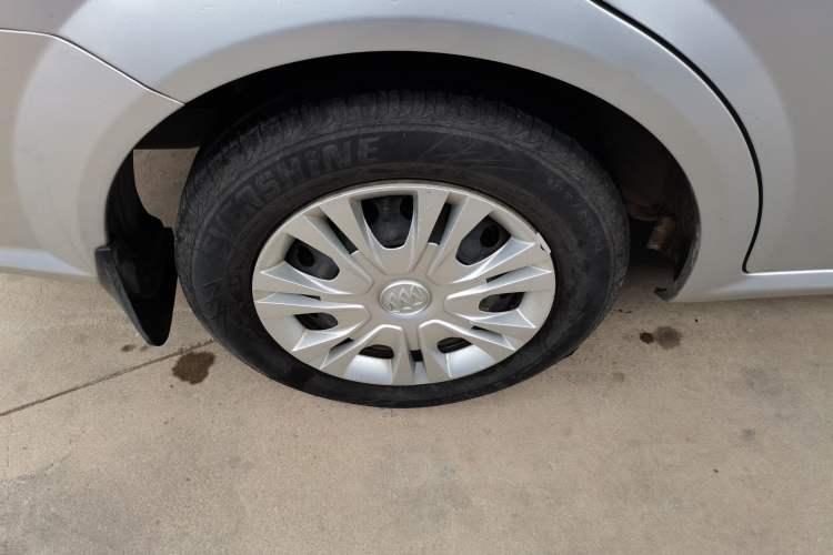 Used Buick Excelle 2015 1.5L Manual Classic Trim Right Rear Wheel Hub