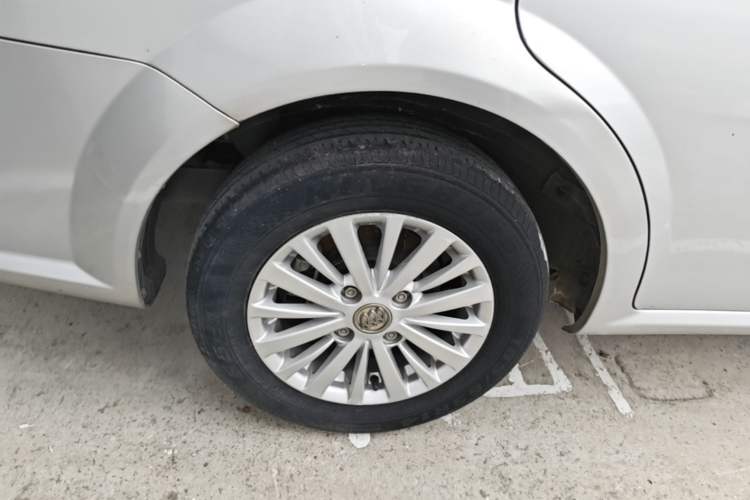Used Buick Excelle 2015 1.5L Automatic Classic Model Right Rear Wheel Hub