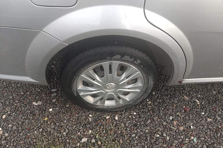Used Buick Excelle 2015 1.5L Automatic Classic Model Right Rear Wheel Hub