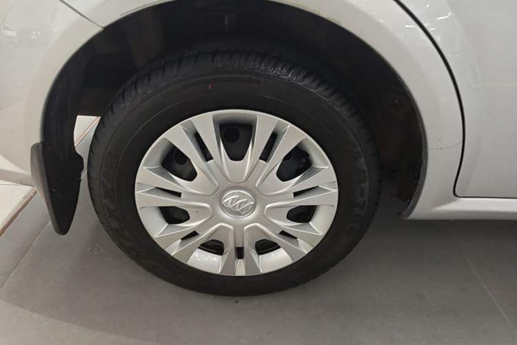 Used Buick Excelle 2015 1.5L Automatic Classic Model Right Rear Wheel Hub