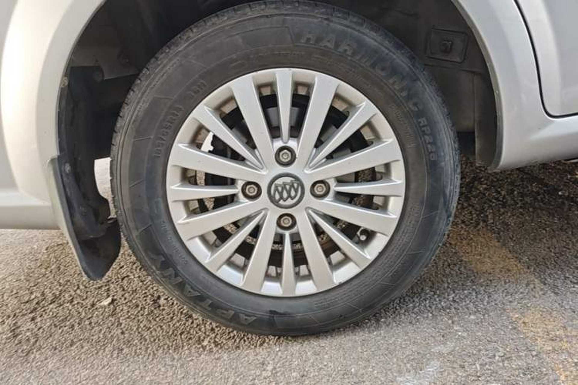 Used Buick Excelle 2015 1.5L Automatic Classic Model Right Rear Wheel Hub