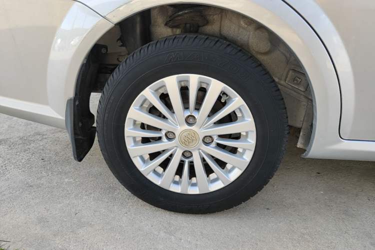 Used Buick Excelle 2015 1.5L Manual Classic Trim Right Rear Wheel Hub