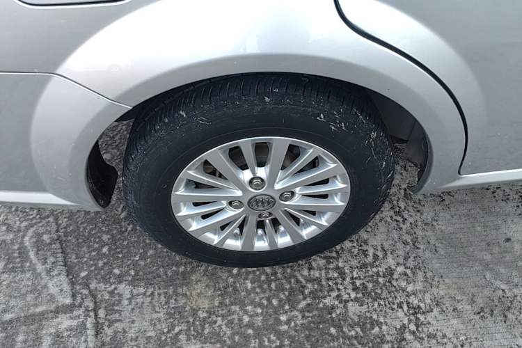 Used Buick Excelle 2015 1.5L Manual Classic Trim Right Rear Wheel Hub