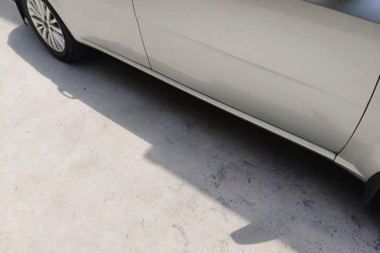 Used Buick Excelle 2015 1.5L Automatic Classic Model Right Side Sill