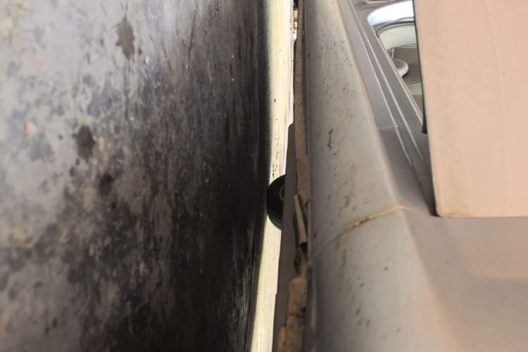 Used Buick Excelle 2015 1.5L Manual Classic Trim Right Side Sill