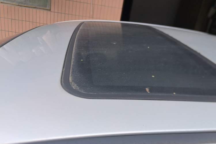 Used Buick Excelle 2015 1.5L Manual Classic Trim Roof