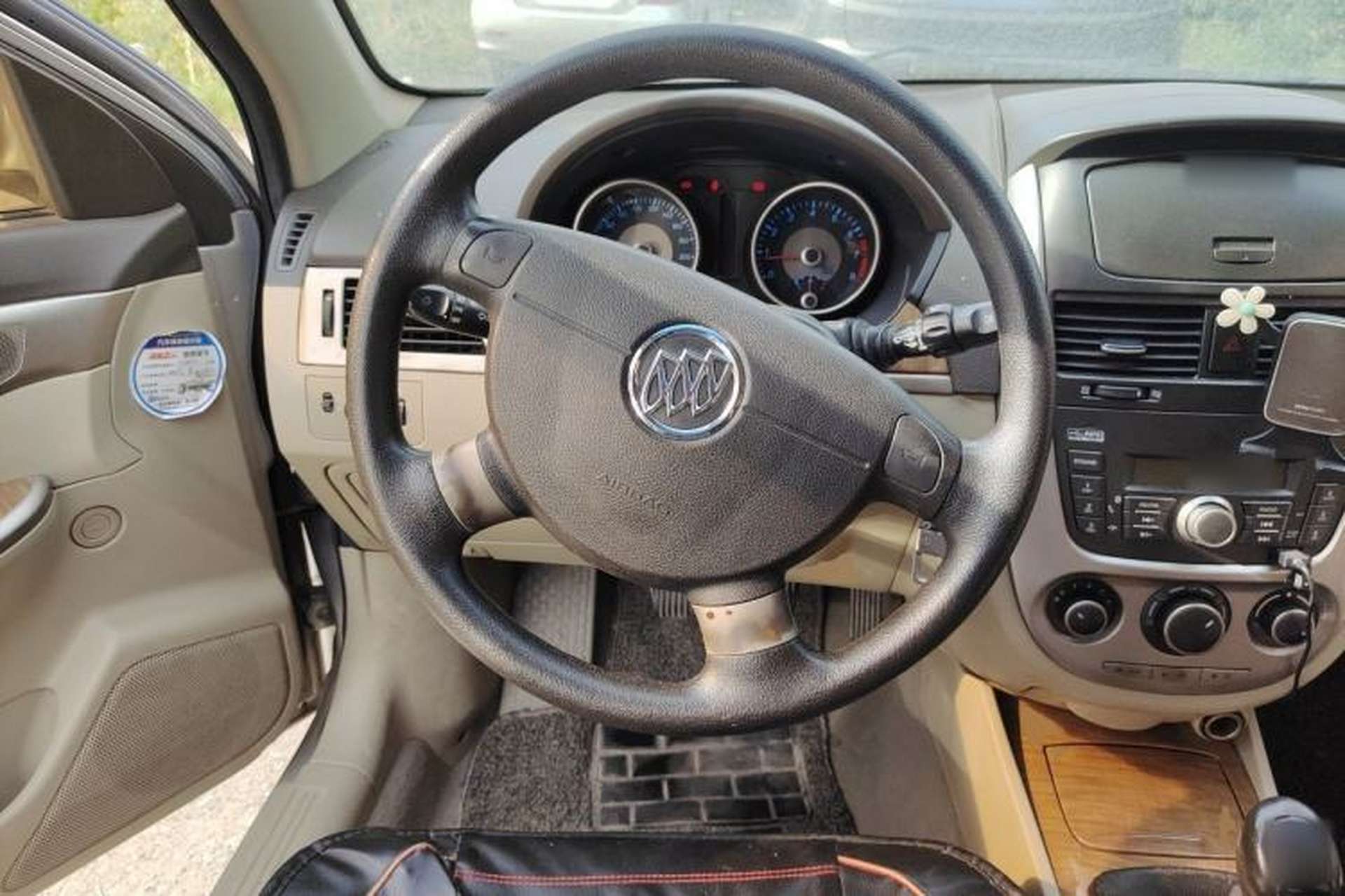 Used Buick Excelle 2015 1.5L Manual Classic Trim Steering Wheel
