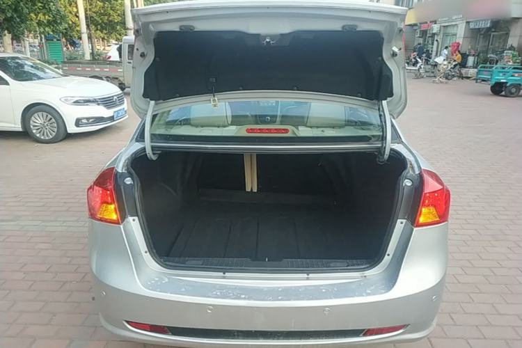Used Buick Excelle 2015 1.5L Manual Classic Trim Trunk
