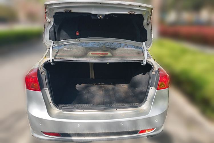 Used Buick Excelle 2015 1.5L Manual Classic Trim Trunk