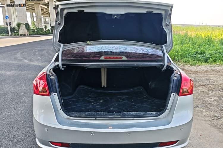 Used Buick Excelle 2015 1.5L Automatic Classic Model Trunk