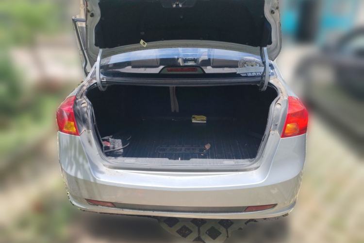 Used Buick Excelle 2015 1.5L Manual Classic Trim Trunk