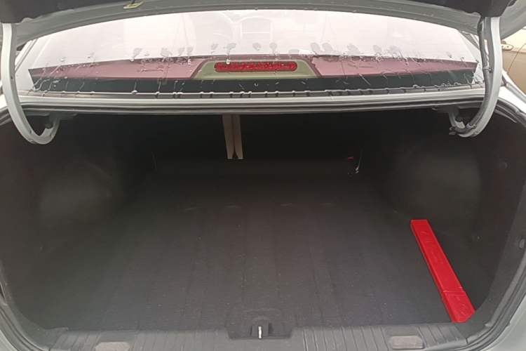 Used Buick Excelle 2015 1.5L Automatic Classic Model Trunk