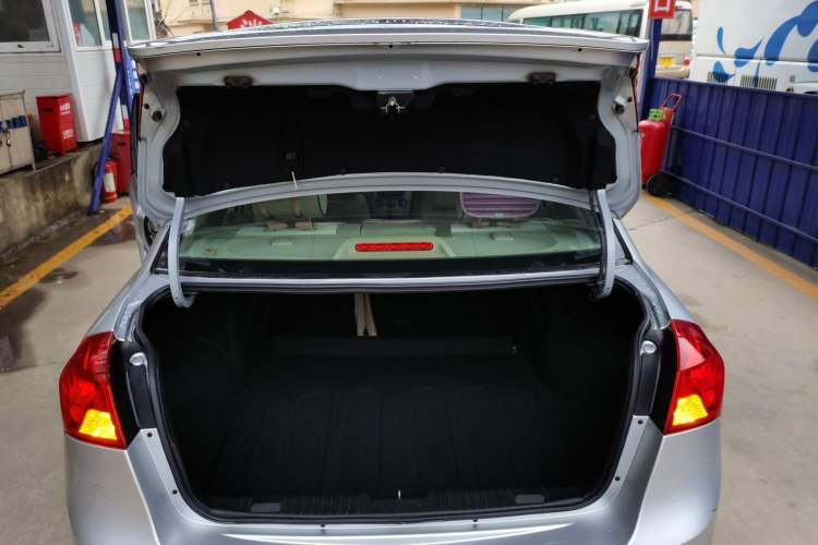 Used Buick Excelle 2015 1.5L Manual Classic Trim Trunk