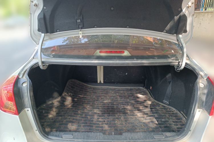 Used Buick Excelle 2015 1.5L Manual Classic Trim Trunk