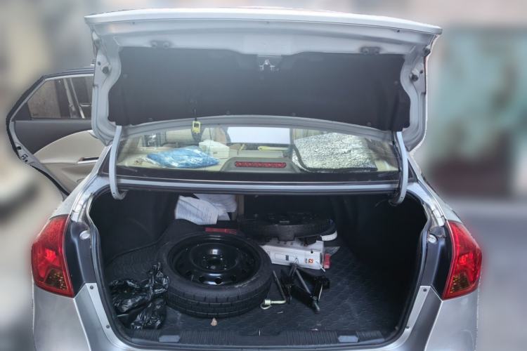 Used Buick Excelle 2015 1.5L Automatic Classic Model Trunk
