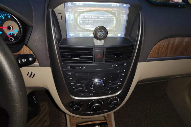Used Buick Excelle 2015 1.5L Manual Luxury Model Audio And AC Panel