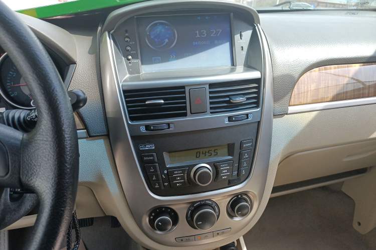 Used Buick Excelle 2015 1.5L Automatic Classic Model Audio And AC Panel
