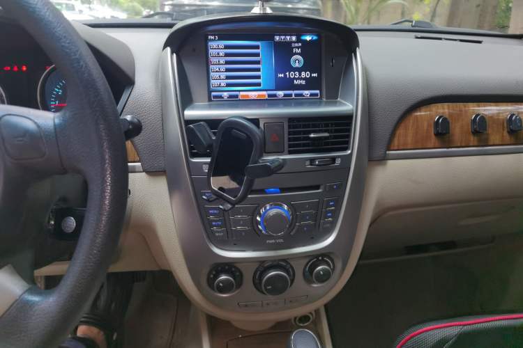 Used Buick Excelle 2015 1.5L Automatic Classic Model Audio And AC Panel
