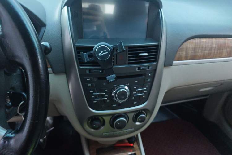 Used Buick Excelle 2015 1.5L Manual Classic Trim Audio And AC Panel