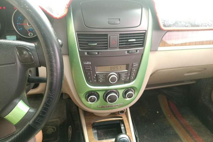 Used Buick Excelle 2015 1.5L Manual Classic Trim Audio And AC Panel