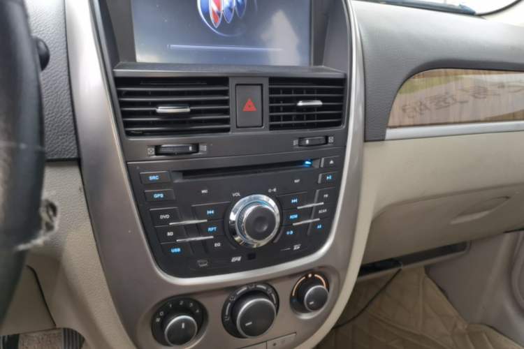 Used Buick Excelle 2015 1.5L Manual Luxury Model Audio And AC Panel