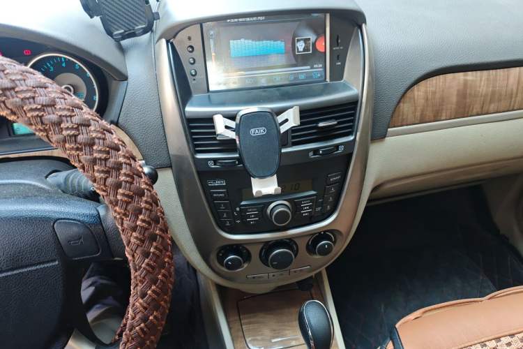 Used Buick Excelle 2015 1.5L Automatic Classic Model Audio And AC Panel