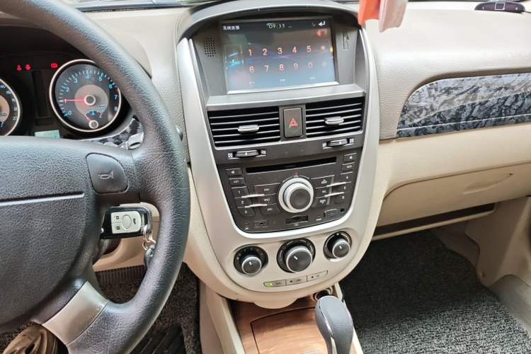 Used Buick Excelle 2015 1.5L Automatic Classic Model Audio And AC Panel