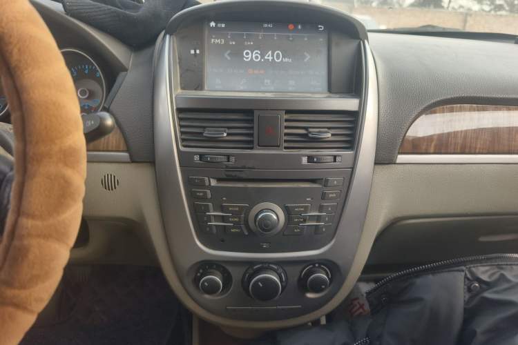 Used Buick Excelle 2015 1.5L Manual Classic Trim Audio And AC Panel