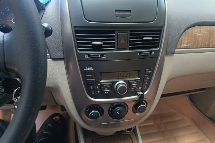 Used Buick Excelle 2015 1.5L Manual Classic Trim Audio And AC Panel