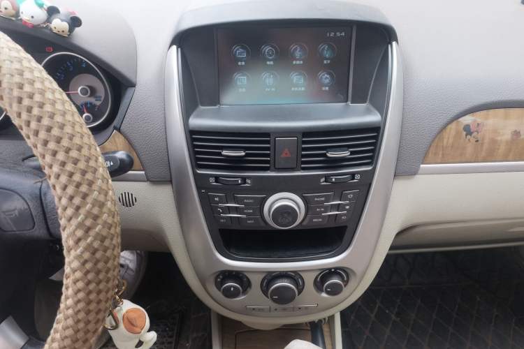 Used Buick Excelle 2015 1.5L Automatic Classic Model Audio And AC Panel