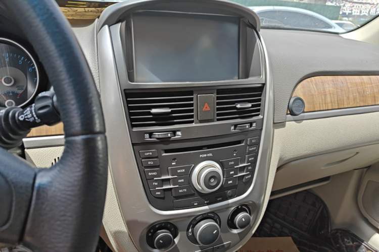 Used Buick Excelle 2015 1.5L Automatic Luxury Edition Audio And AC Panel