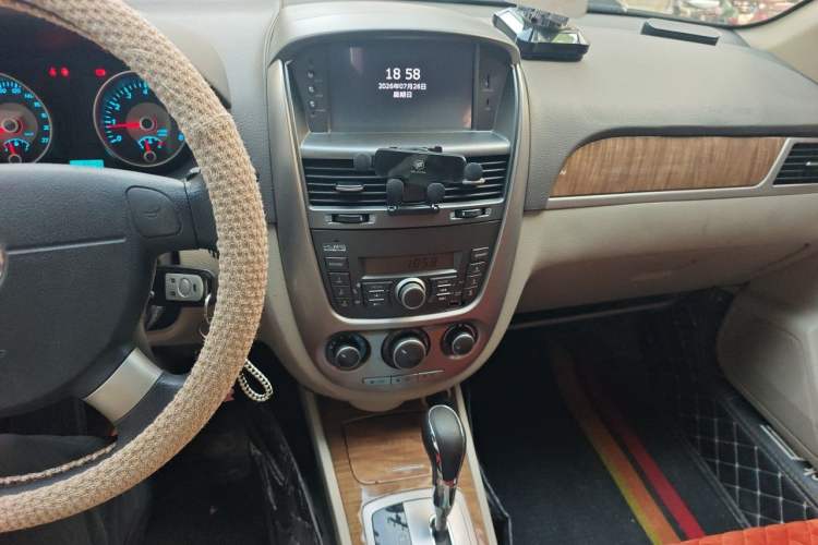 Used Buick Excelle 2015 1.5L Automatic Classic Model Audio And AC Panel