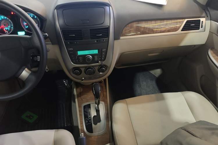 Used Buick Excelle 2015 1.5L Automatic Classic Model Audio And AC Panel