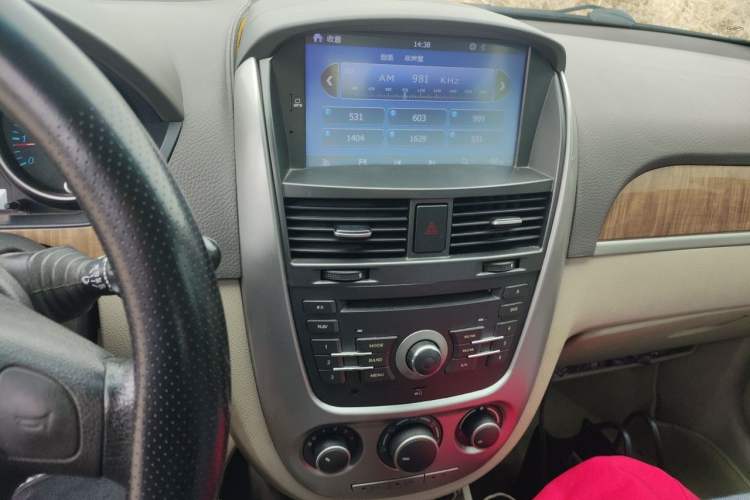Used Buick Excelle 2015 1.5L Manual Classic Trim Audio And AC Panel