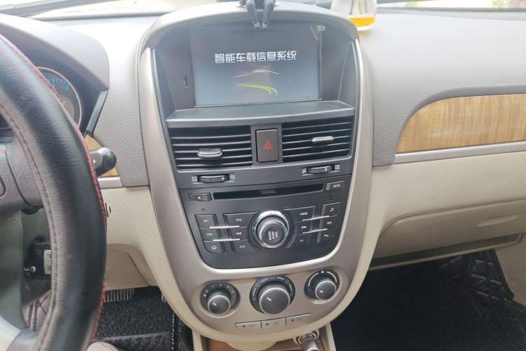 Used Buick Excelle 2015 1.5L Automatic Classic Model Audio And AC Panel