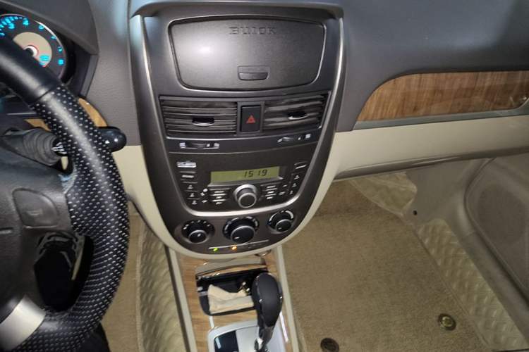 Used Buick Excelle 2015 1.5L Automatic Classic Model Audio And AC Panel