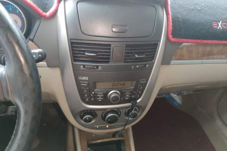 Used Buick Excelle 2015 1.5L Manual Classic Trim Audio And AC Panel
