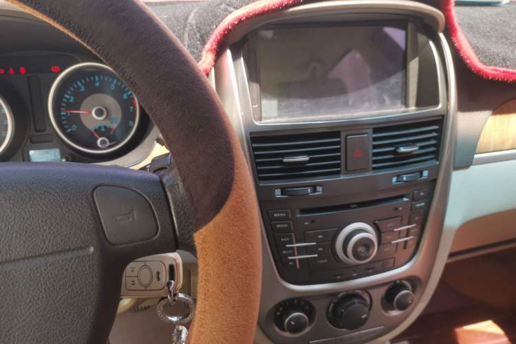 Used Buick Excelle 2015 1.5L Manual Luxury Model Audio And AC Panel