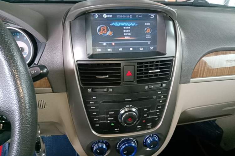 Used Buick Excelle 2015 1.5L Manual Classic Trim Audio And AC Panel