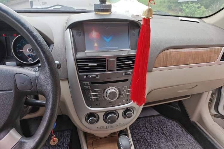 Used Buick Excelle 2015 1.5L Automatic Classic Model Audio And AC Panel