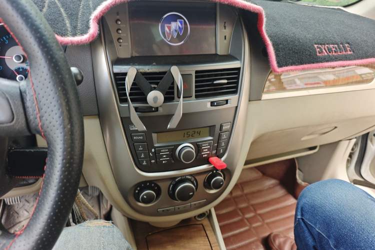 Used Buick Excelle 2015 1.5L Manual Classic Trim Audio And AC Panel