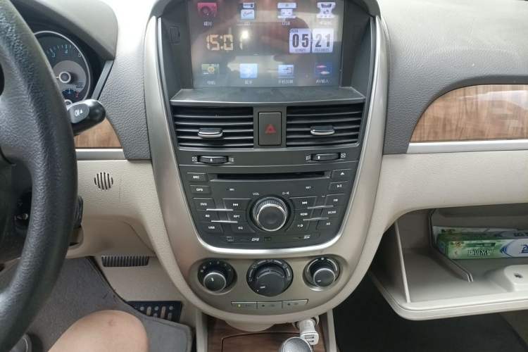Used Buick Excelle 2015 1.5L Automatic Classic Model Audio And AC Panel
