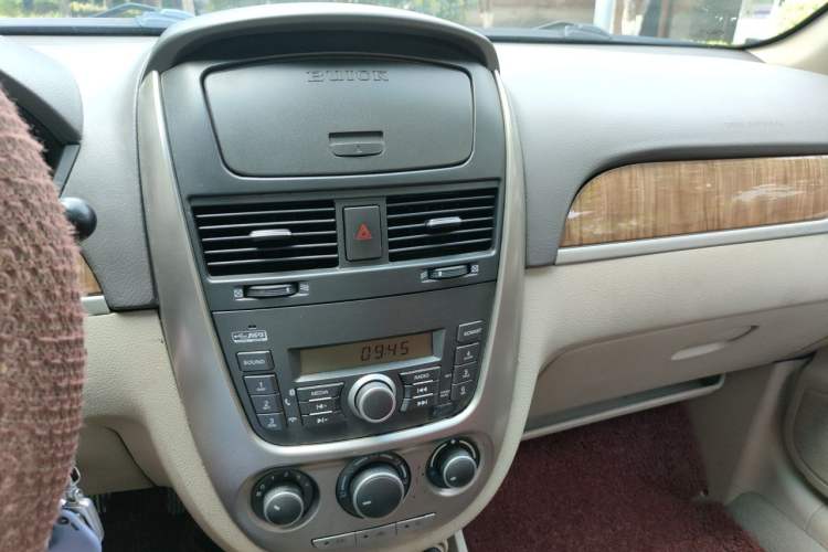 Used Buick Excelle 2015 1.5L Manual Classic Trim Audio And AC Panel