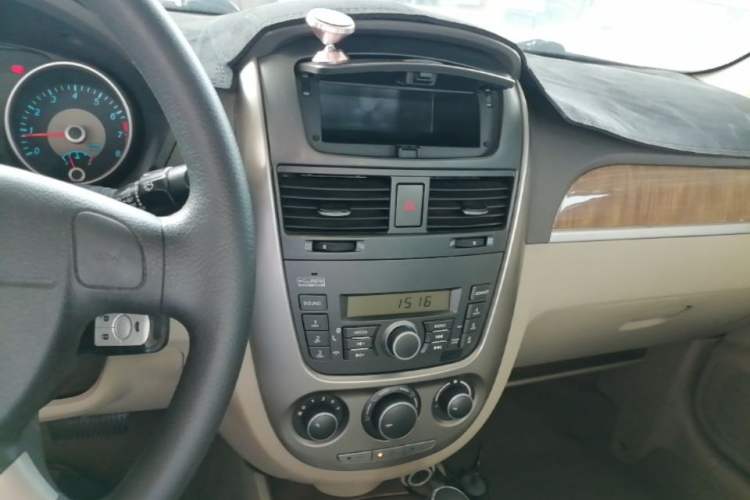 Used Buick Excelle 2015 1.5L Automatic Classic Model Audio And AC Panel