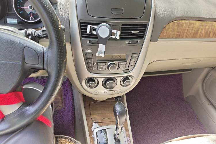 Used Buick Excelle 2015 1.5L Automatic Classic Model Audio And AC Panel