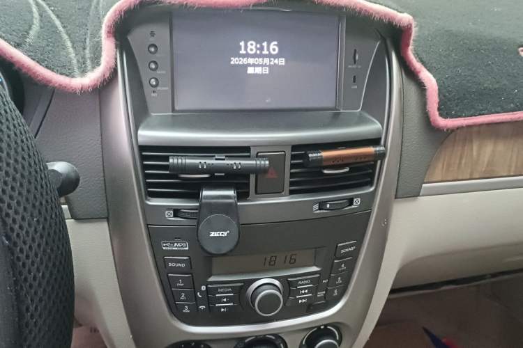 Used Buick Excelle 2015 1.5L Manual Classic Trim Audio And AC Panel