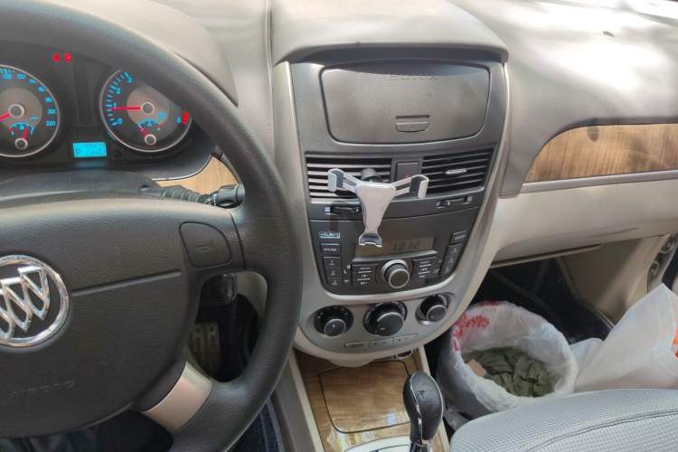 Used Buick Excelle 2015 1.5L Automatic Classic Model Audio And AC Panel
