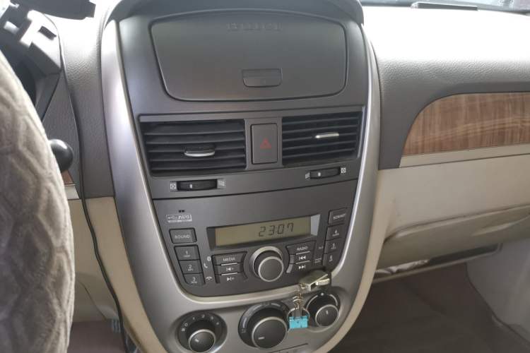Used Buick Excelle 2015 1.5L Manual Classic Trim Audio And AC Panel